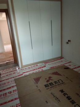 美林湖水岸枫情