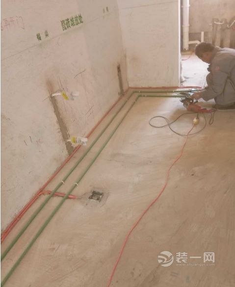 水电改造施工现场